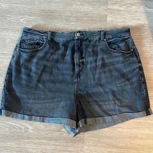Black Denim Curvy Shorts - American Eagle - Size 20